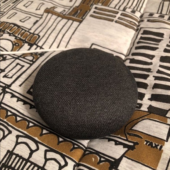 Google Home Mini - Picture 2 of 3